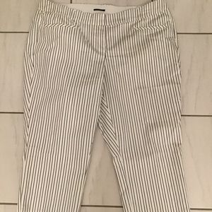 Never worn Lane Bryant Allie Crop pants